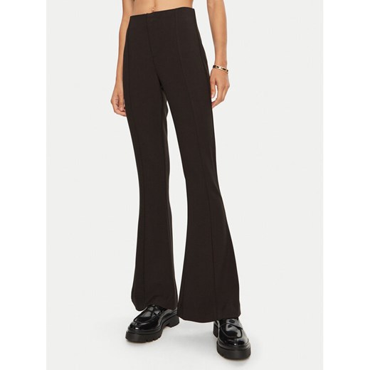 Gina Tricot Spodnie materiałowe Slim Bootcut Trousers 22856 Czarny Bootcut Fit ze sklepu MODIVO w kategorii Spodnie damskie - zdjęcie 181169704