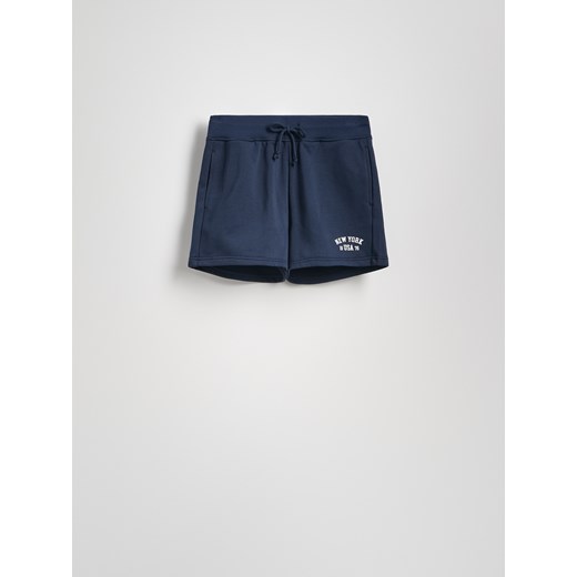 Reserved - Dresowe szorty z nadrukiem - granatowy Reserved S Reserved