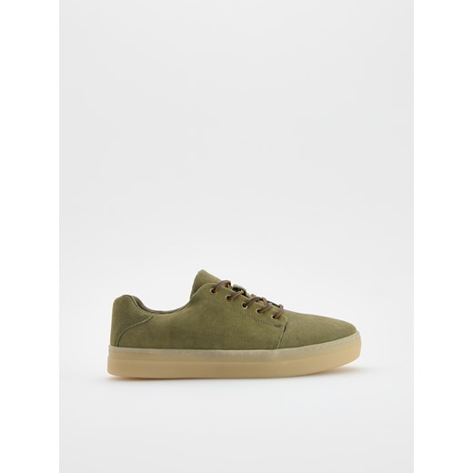 Reserved - Zamszowe sneakersy - jasny zielony ze sklepu Reserved w kategorii Trampki męskie - zdjęcie 181225003