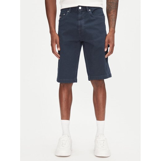 Tommy Jeans Szorty materiałowe Jaimie DM0DM21951 Granatowy Slim Fit ze sklepu MODIVO w kategorii Spodenki męskie - zdjęcie 181226461