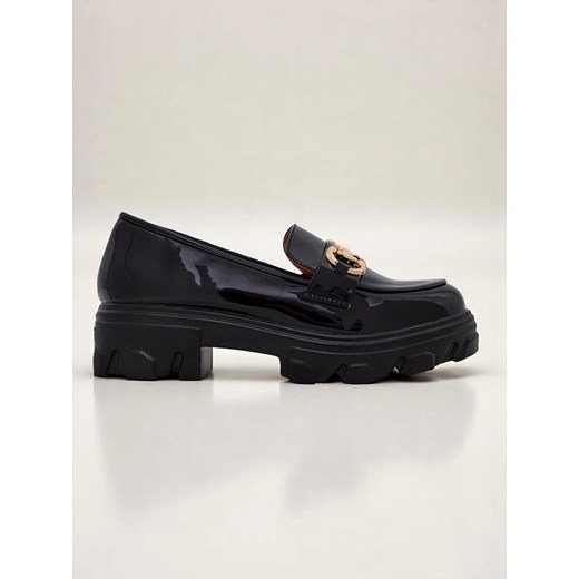 Royalfashion Lakierowane Mokasyny Damskie z Ozdobą Black Velvet ze sklepu royalfashion.pl w kategorii Mokasyny damskie - zdjęcie 181234251