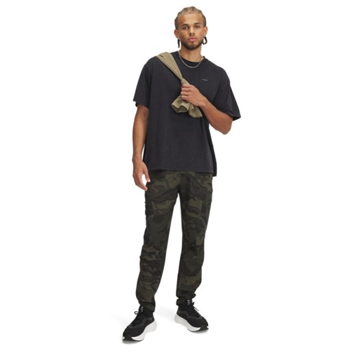 Męskie spodnie treningowe cargo UA Unstoppable Cargo Pant - khaki ze sklepu Sportstylestory.com w kategorii Saszetki - zdjęcie 181236950