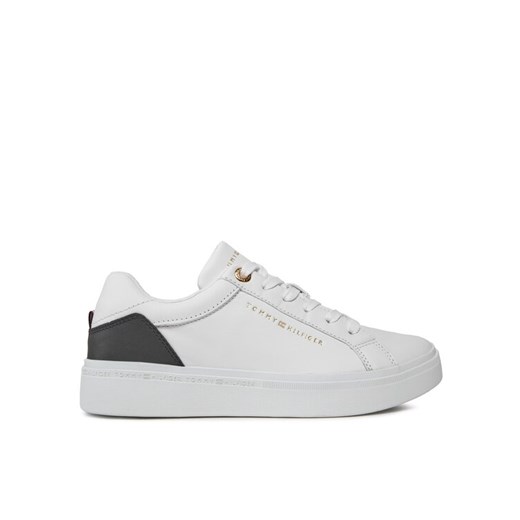 Sneakersy Tommy Hilfiger Elevated Essential Court Sneaker FW0FW07635 Biały ze sklepu eobuwie.pl w kategorii Trampki damskie - zdjęcie 181270123