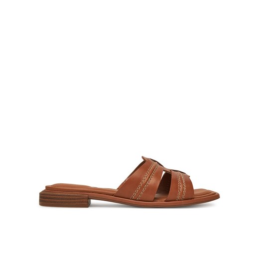 Klapki Clarks Ariany Mule 26181239 Brązowy ze sklepu eobuwie.pl w kategorii Klapki damskie - zdjęcie 181316482