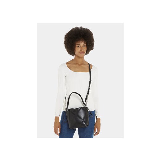 Torebka Calvin Klein Quilt K60K611666 Czarny Calvin Klein 00 eobuwie.pl