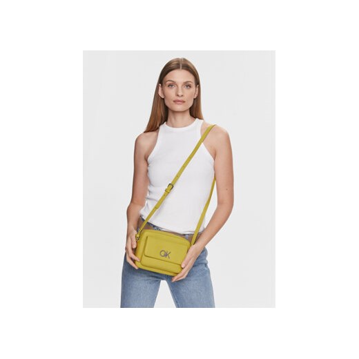 Torebka Calvin Klein Re-Lock Camera Bag W/Flap K60K611083 Żółty Calvin Klein 00 eobuwie.pl