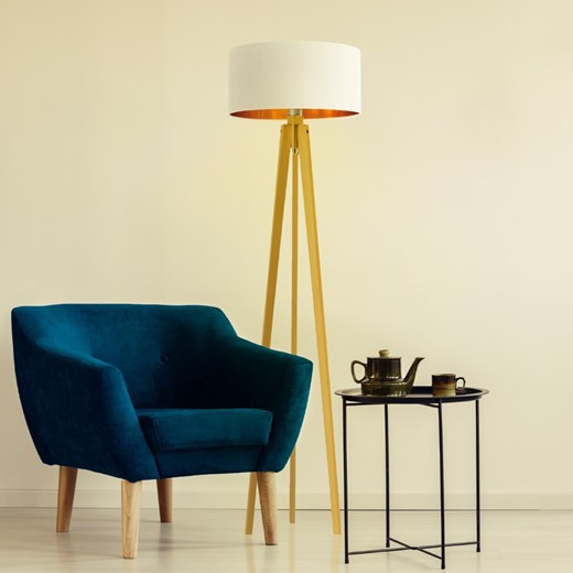 Dębowa lampa podłogowa z abażurem w stylu skandynawskim MIAMI GOLD ze sklepu Lysne w kategorii Lampy podłogowe - zdjęcie 181843410