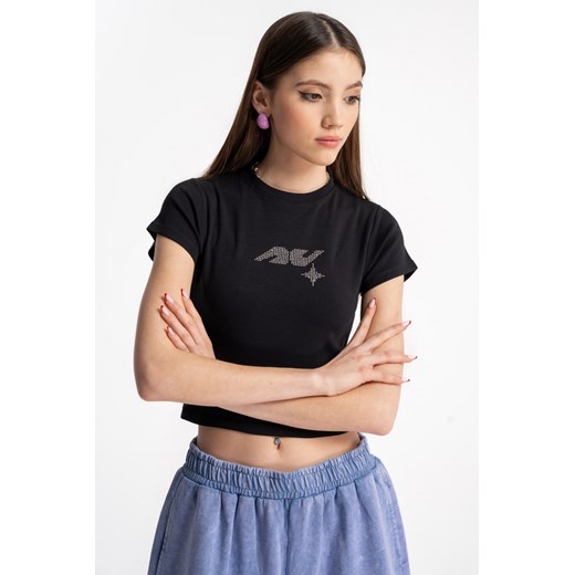 Czarny crop top z ozdobną aplikacją, kolor - czarny, rozmiar - 140 ze sklepu REPORTER w kategorii Bluzki dziewczęce - zdjęcie 181907502