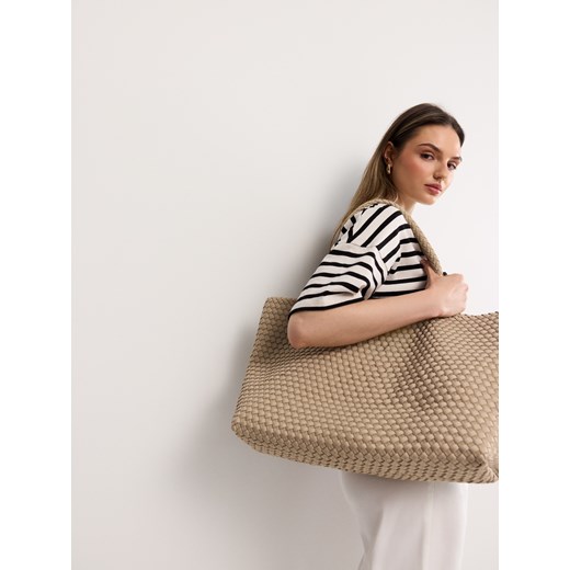 Mohito - Torebka shopper z kosmetyczką - beżowy ze sklepu Mohito w kategorii Torby Shopper bag - zdjęcie 181910133