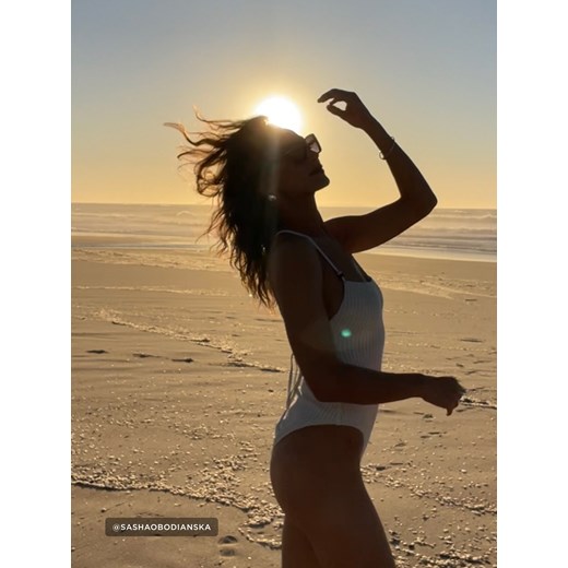 Mohito - Jednoczęściowy strój kąpielowy - biały Mohito 42 Mohito