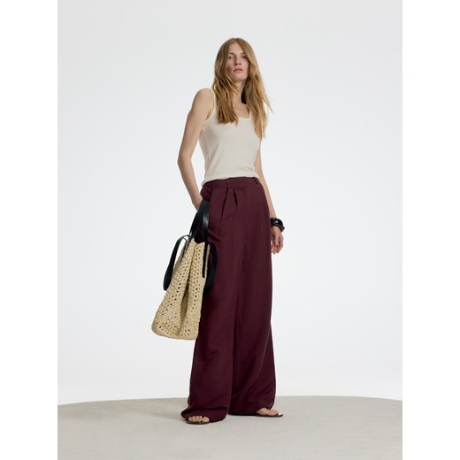 Reserved - Top na ramiączkach z lyocellem - biały Reserved S Reserved