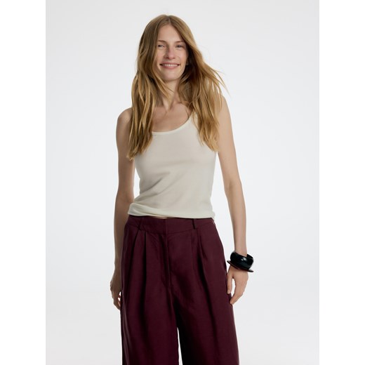 Reserved - Top na ramiączkach z lyocellem - biały Reserved S Reserved