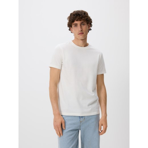 Reserved - Strukturalny t-shirt regular fit - złamana biel ze sklepu Reserved w kategorii T-shirty męskie - zdjęcie 181914644