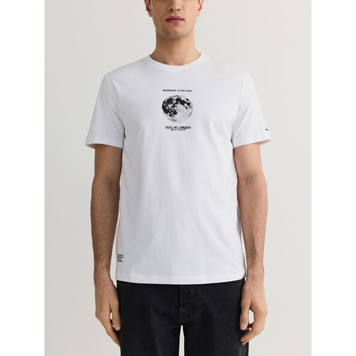 Reserved - T-shirt regular z nadrukiem - biały ze sklepu Reserved w kategorii T-shirty męskie - zdjęcie 181917514