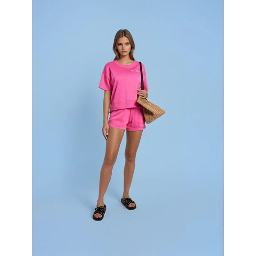 Sinsay - Dresowe szorty z napisem - różowy Sinsay M Sinsay