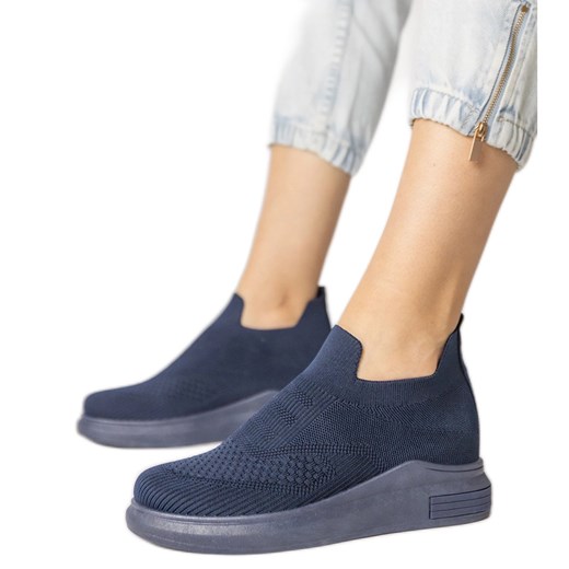 Granatowe sneakersy skarpetkowe wsuwane niebieskie ze sklepu ButyModne.pl w kategorii Buty sportowe damskie - zdjęcie 181955632