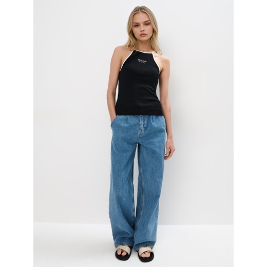 Mohito - Czarny top z dekoltem halter - czarny ze sklepu Mohito w kategorii Bluzki damskie - zdjęcie 181966241