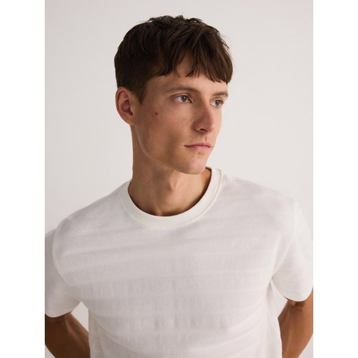 Reserved - T-shirt regular w paski - złamana biel ze sklepu Reserved w kategorii T-shirty męskie - zdjęcie 181981044
