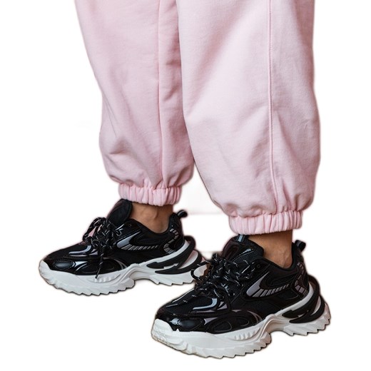 Czarne sneakersy sportowe na stylowej podeszwie ze sklepu ButyModne.pl w kategorii Buty sportowe damskie - zdjęcie 181984780
