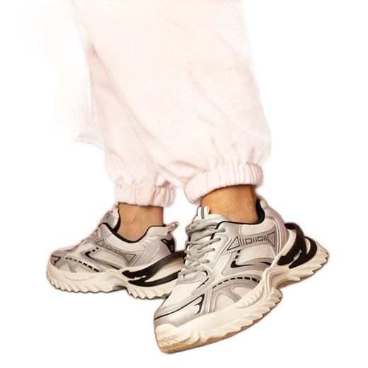 Srebrne sneakersy sportowe na grubej podeszwie srebrny ze sklepu ButyModne.pl w kategorii Buty sportowe damskie - zdjęcie 181984783