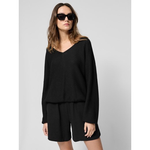 Damski sweter Outhorn OTHWSS24TSWEF086 - czarny ze sklepu Sportstylestory.com w kategorii Swetry damskie - zdjęcie 181999303