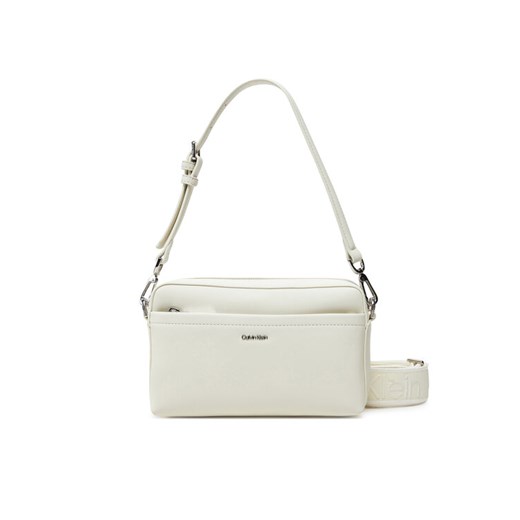 Torebka Calvin Klein Ck Must Convertible Camera Bag K60K612901 Écru ze sklepu eobuwie.pl w kategorii Listonoszki - zdjęcie 182028703