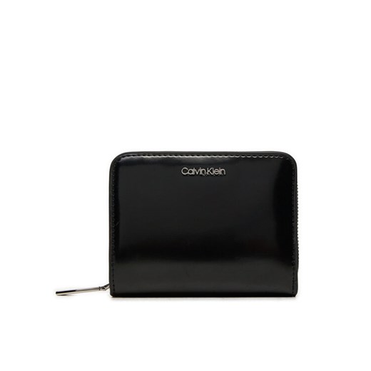 Mały Portfel Damski Calvin Klein Ck Must Medium Zip Around_Shiny K60K612847 Czarny ze sklepu eobuwie.pl w kategorii Portfele damskie - zdjęcie 182032614