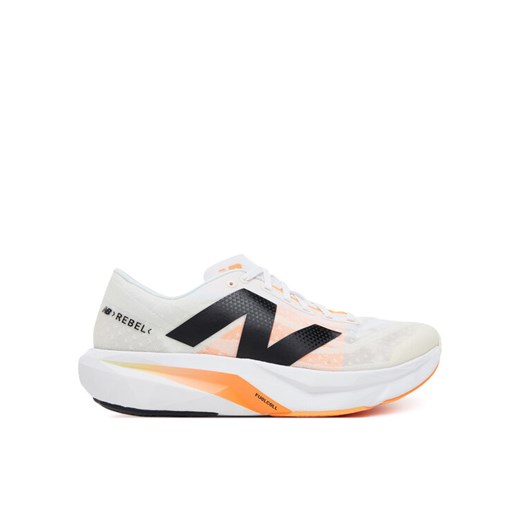 Buty do biegania New Balance FuelCell Rebel v4 MFCXCN4 Biały ze sklepu eobuwie.pl w kategorii Buty sportowe męskie - zdjęcie 182037421