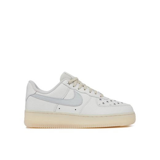 Sneakersy Nike Air Force 1 '07 FD0793 100 Biały ze sklepu eobuwie.pl w kategorii Buty sportowe męskie - zdjęcie 182042271