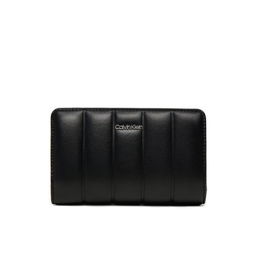 Duży Portfel Damski Calvin Klein Line Quilt Medium Bifold K60K612828 Czarny ze sklepu eobuwie.pl w kategorii Portfele damskie - zdjęcie 182046700