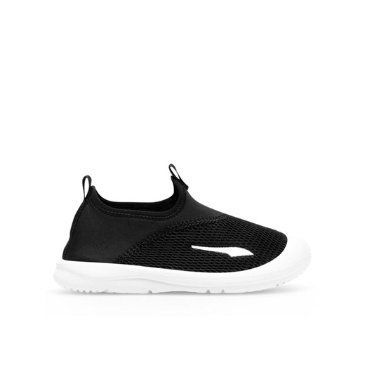 Sneakersy Puma AQUACAT 37486101 INF Czarny ze sklepu eobuwie.pl w kategorii Półbuty dziecięce - zdjęcie 182053113