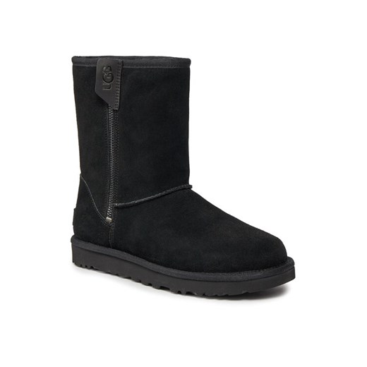 Śniegowce Ugg W Classic Short Bailey Zip 1144043 Czarny ze sklepu eobuwie.pl w kategorii Śniegowce damskie - zdjęcie 182062491