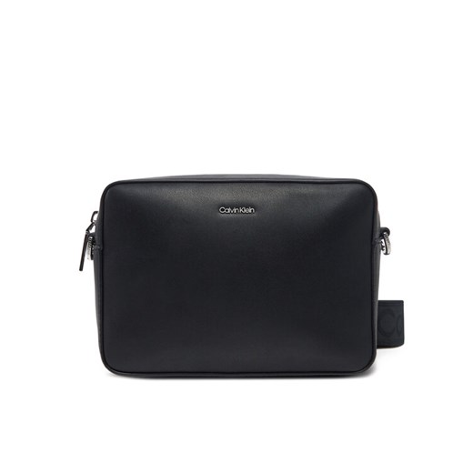 Torebka Calvin Klein Ck Must Small Camera Bag K60K613145 Czarny ze sklepu eobuwie.pl w kategorii Listonoszki - zdjęcie 182063202