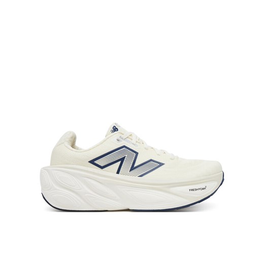 Buty do biegania New Balance More v5 MMORCF5 Beżowy ze sklepu eobuwie.pl w kategorii Buty sportowe męskie - zdjęcie 182063782