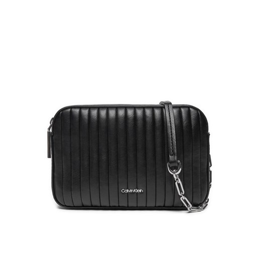 Torebka Calvin Klein Mini Line Quilt Camera Bag K60K613078 Czarny ze sklepu eobuwie.pl w kategorii Listonoszki - zdjęcie 182066940