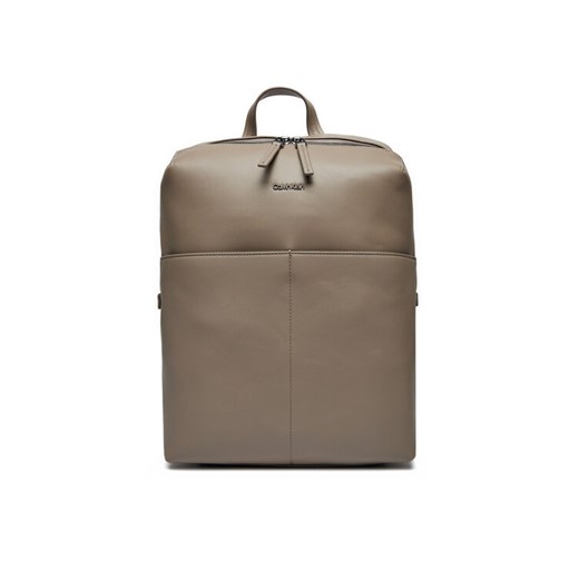 Plecak Calvin Klein Clean Essential Squared Bp K50K512251 Beżowy ze sklepu eobuwie.pl w kategorii Plecaki - zdjęcie 182068780