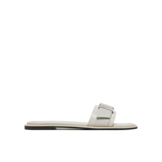 Klapki Calvin Klein Flat Slide W/Buckle - Lth HW0HW02490 Szary ze sklepu eobuwie.pl w kategorii Klapki damskie - zdjęcie 182071580