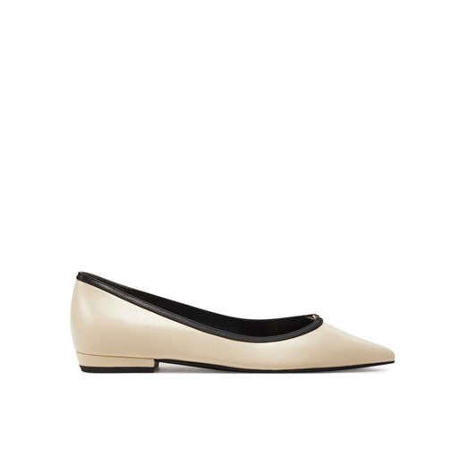 Baleriny Tory Burch Double T Buckle Pointed 155739 Beżowy - id: 0000304475276 - marki Tory Burch - 182073294 Baleriny Tory Burch Double T Buckle Pointed 155739 Beżowy ze sklepu eobuwie.pl w kategorii Balerinki - zdjęcie 182073294