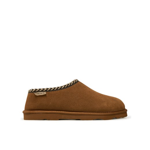 Kapcie Bearpaw Beau 3048M Brązowy ze sklepu eobuwie.pl w kategorii Kapcie męskie - zdjęcie 182074224