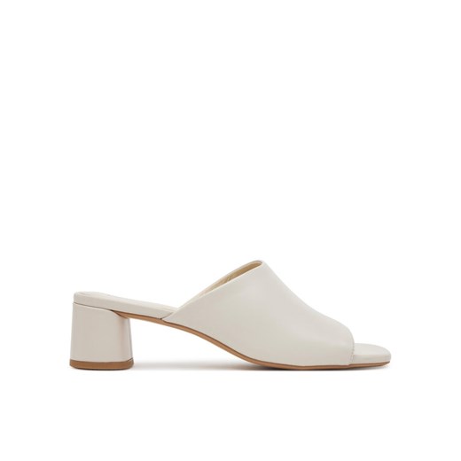 Klapki Vagabond Shoemakers Piper 5921-201-02 Beżowy ze sklepu eobuwie.pl w kategorii Klapki damskie - zdjęcie 182081032