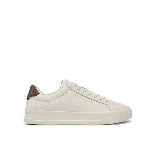 Sneakersy Tommy Hilfiger Th Court Best Tumbled Lth FM0FM05324 Beżowy ze sklepu eobuwie.pl w kategorii Buty sportowe męskie - zdjęcie 182088592
