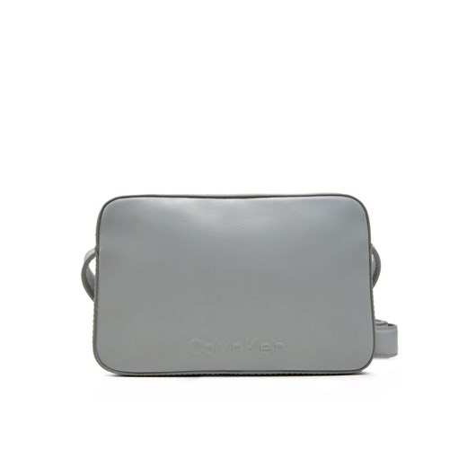 Torebka Calvin Klein Embossed Logo Camera Bag K60K612555 Szary ze sklepu eobuwie.pl w kategorii Listonoszki - zdjęcie 182093870