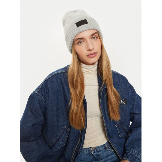 Czapka Calvin Klein K60K612594 Szary ze sklepu eobuwie.pl w kategorii Czapki zimowe damskie - zdjęcie 182098204