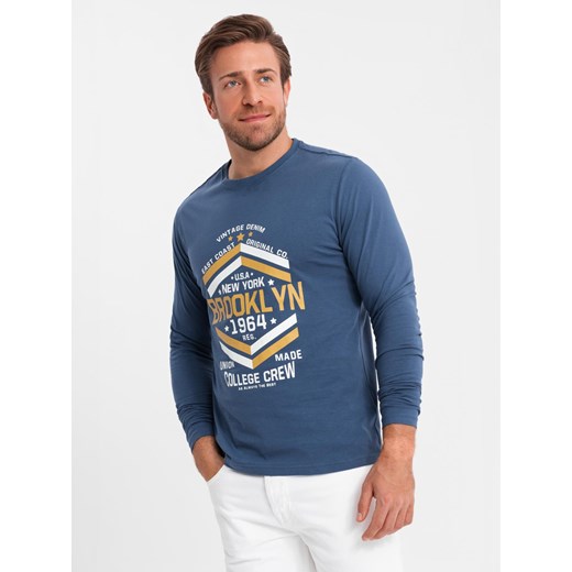 Longsleeve męski z nadrukiem w stylu collegowym - niebieski V2 OM-LSPT-0117 ze sklepu ombre w kategorii T-shirty męskie - zdjęcie 182591721