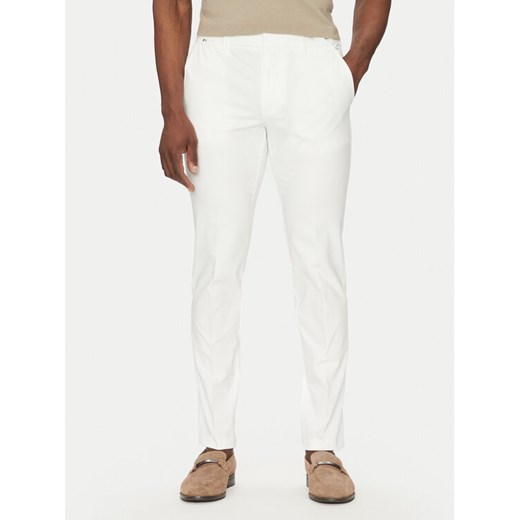 BOSS Spodnie materiałowe Kaito1_T 50487754 Biały Slim Fit ze sklepu MODIVO w kategorii Spodnie męskie - zdjęcie 182593991