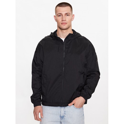 Calvin Klein Jeans Kurtka przejściowa J30J323472 Czarny Regular Fit ze sklepu MODIVO w kategorii Kurtki męskie - zdjęcie 182594361