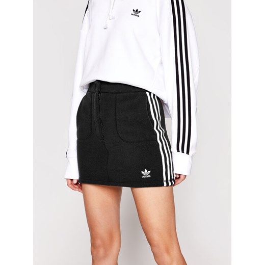adidas Spódnica mini adicolor Classics GN2800 Czarny Slim Fit ze sklepu MODIVO w kategorii Spódnice - zdjęcie 182594580