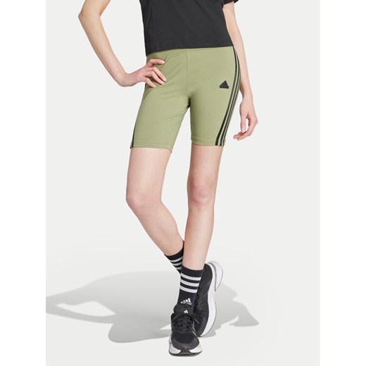 adidas Kolarki Future Icons 3-Stripes IY8109 Zielony Slim Fit ze sklepu MODIVO w kategorii Szorty - zdjęcie 182595101