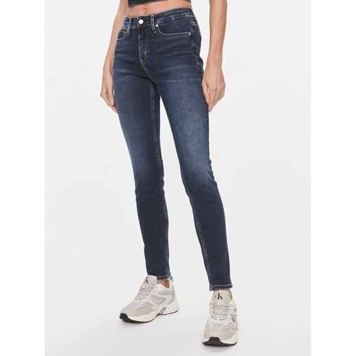 Calvin Klein Jeans Jeansy J20J222445 Granatowy Skinny Fit ze sklepu MODIVO w kategorii Jeansy damskie - zdjęcie 182595660