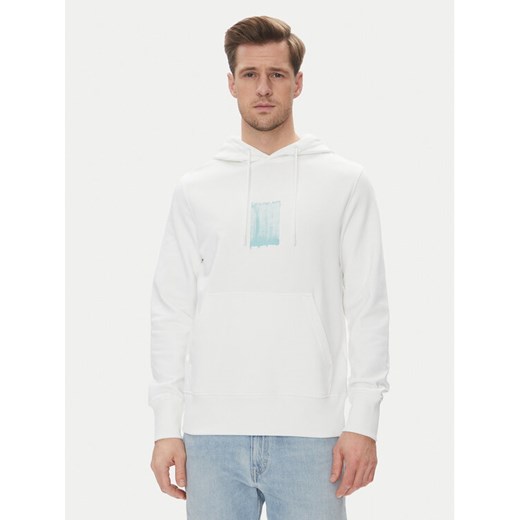 Calvin Klein Jeans Bluza Brush Stroke J30J327525 Biały Regular Fit ze sklepu MODIVO w kategorii Bluzy męskie - zdjęcie 182598340